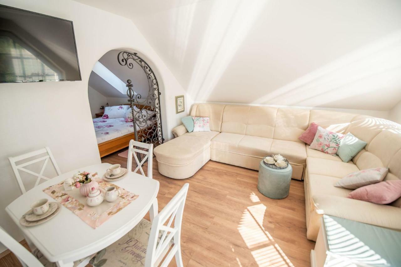 Apartmaji Urska Laško Εξωτερικό φωτογραφία