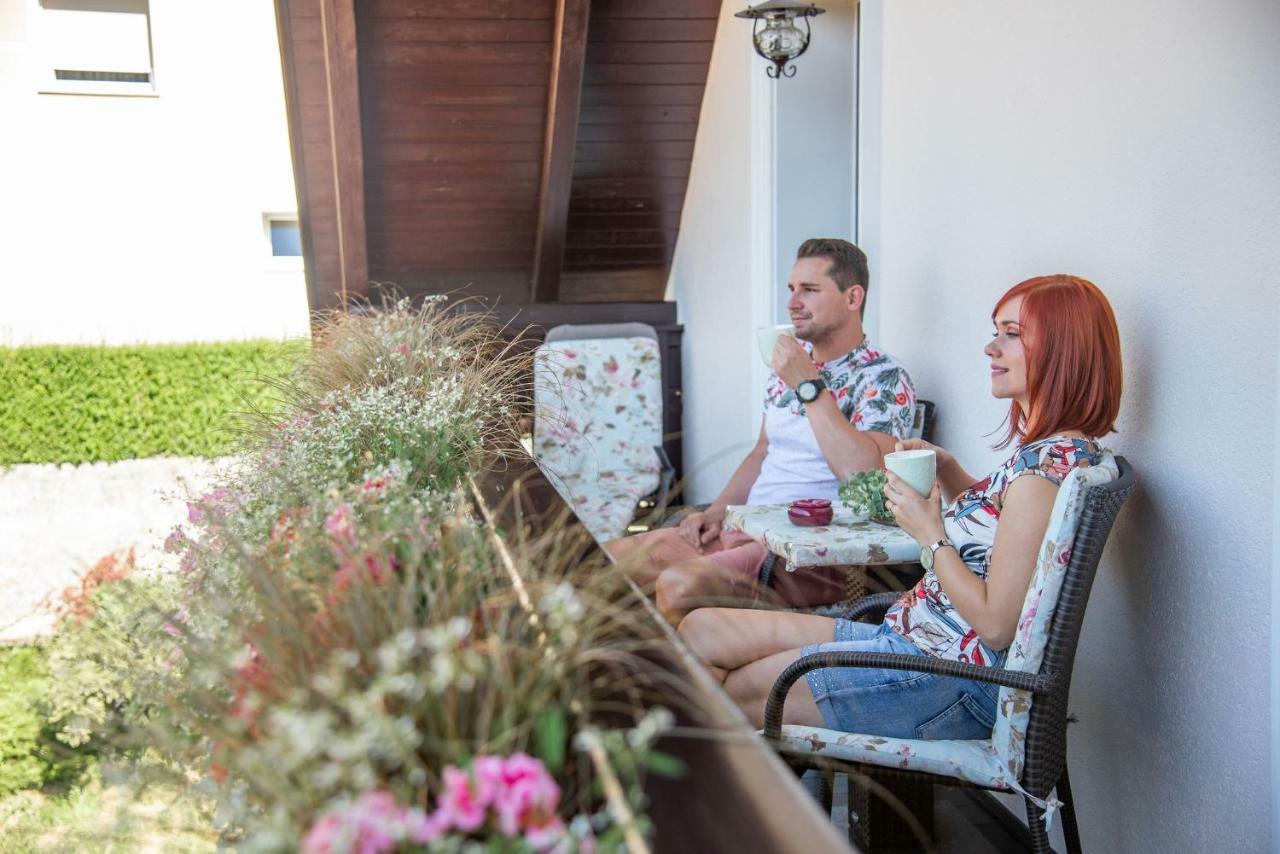 Apartmaji Urska Laško Εξωτερικό φωτογραφία