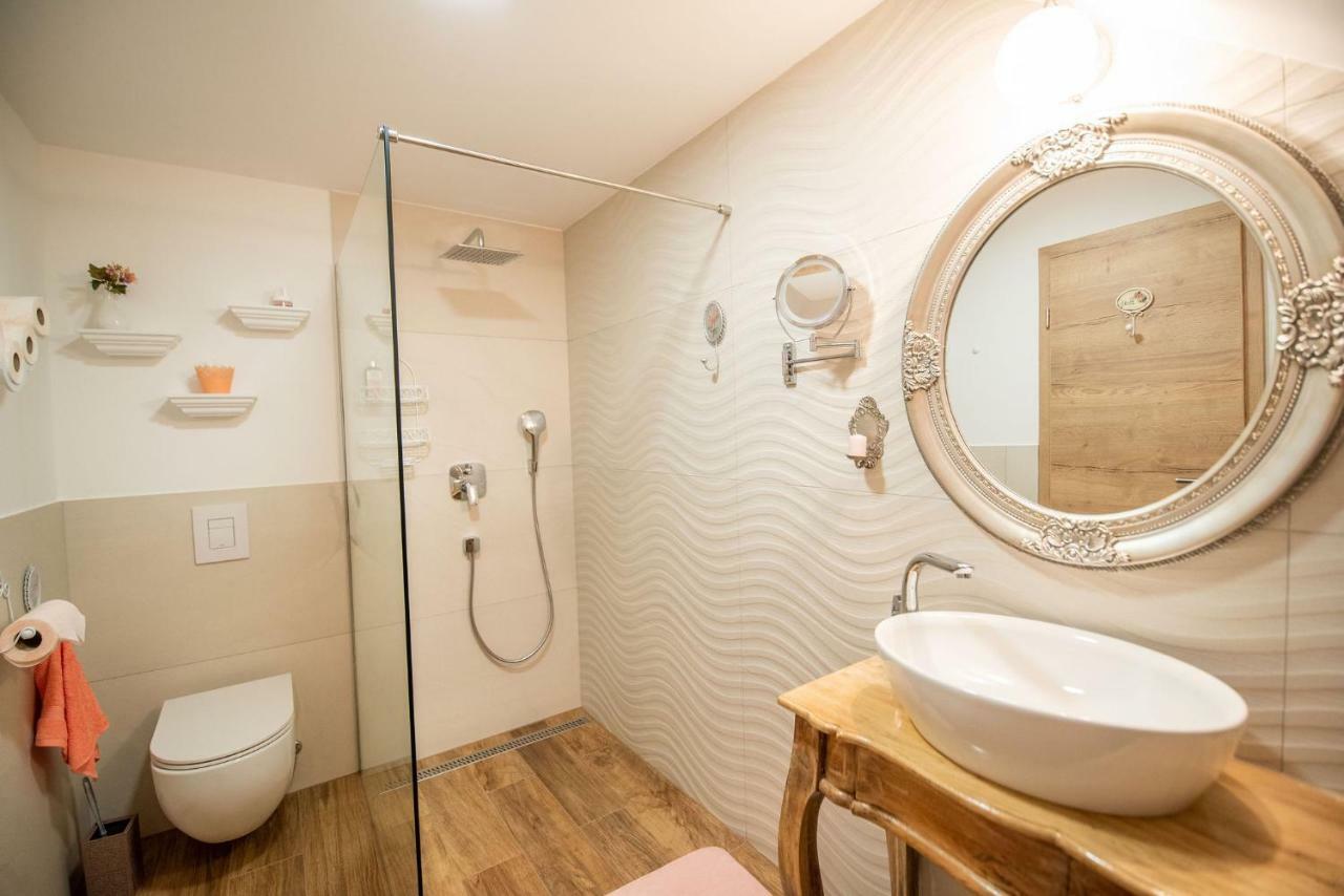 Apartmaji Urska Laško Εξωτερικό φωτογραφία